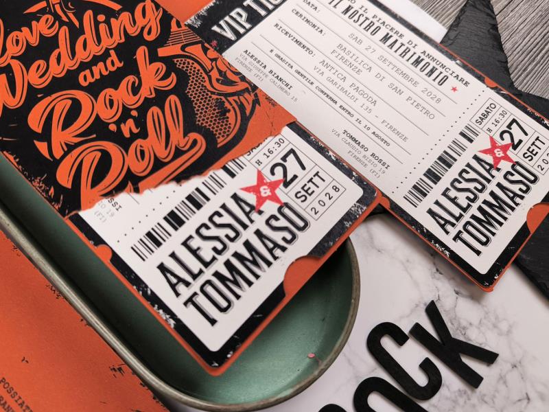 Invito a tema musica, con elementi rock e carta strappata ROCK